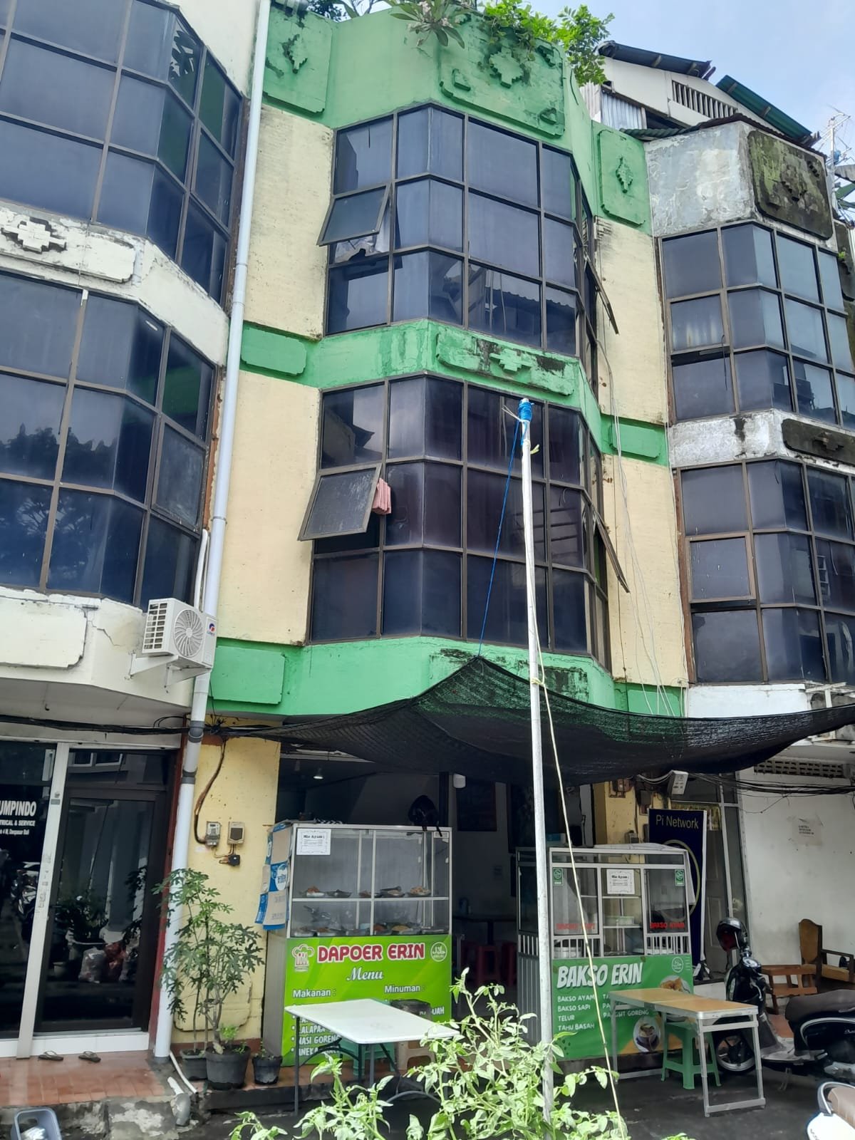 1 BIDANG TANAH DENGAN TOTAL LUAS 54 M2 BERIKUT BANGUNAN DI KOTA DENPASAR 