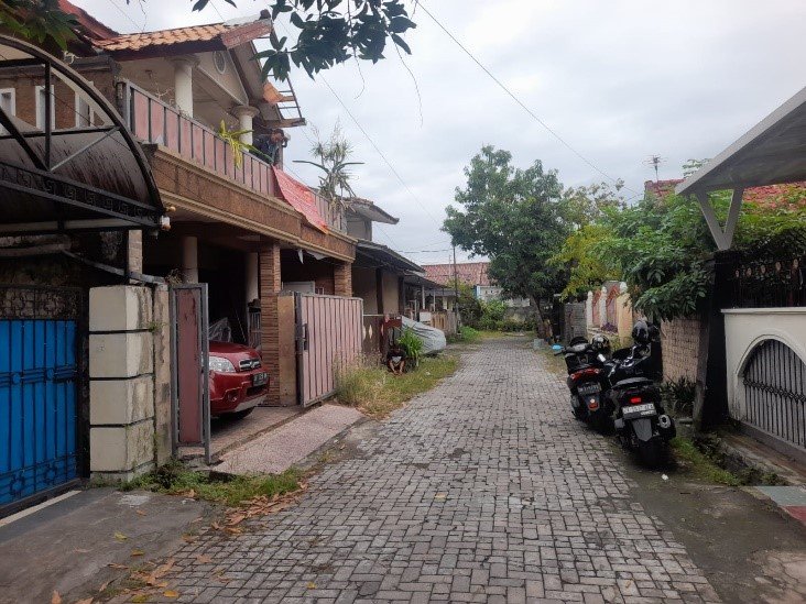 1 BIDANG TANAH DENGAN TOTAL LUAS 130 M2 BERIKUT BANGUNAN DI KOTA MATARAM