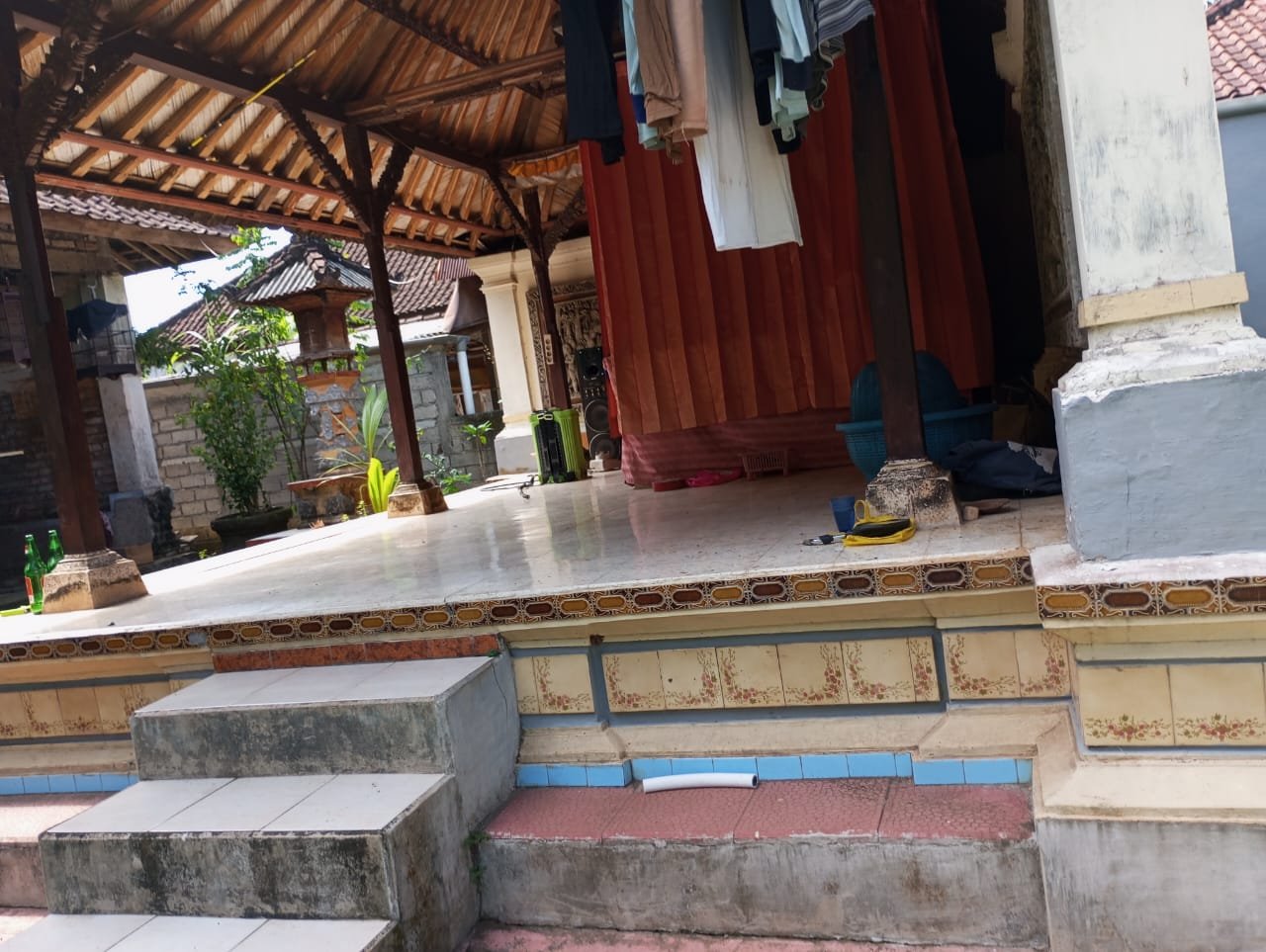 1 BIDANG TANAH DENGAN LUAS TOTAL 390 M2 BERIKUT BANGUNAN DI KABUPATEN TABANAN 