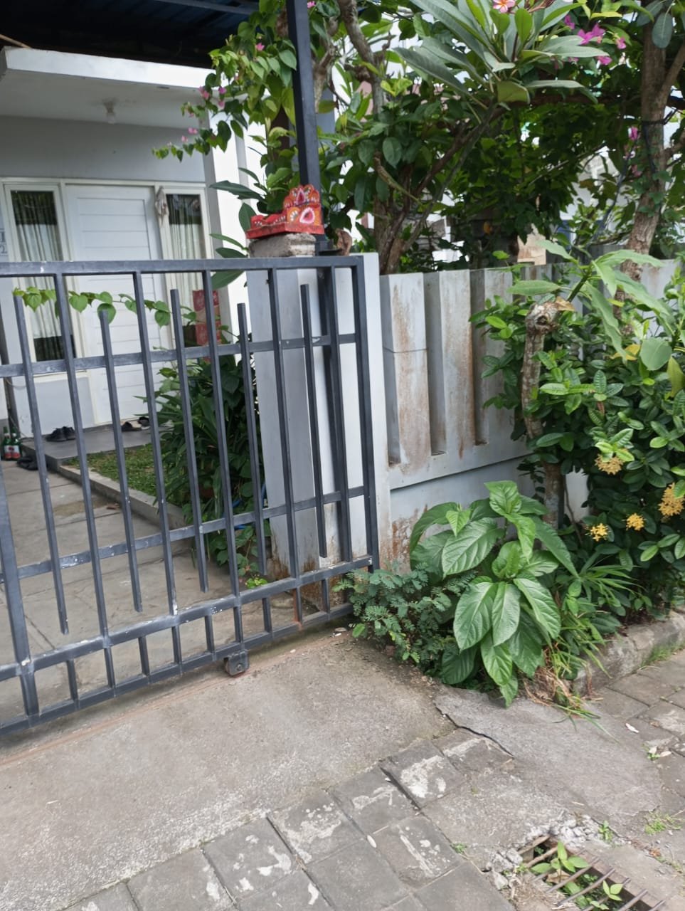 1 BIDANG TANAH DENGAN LUAS 72 M2 BERIKUT BANGUNAN DI KABUPATEN TABANAN 