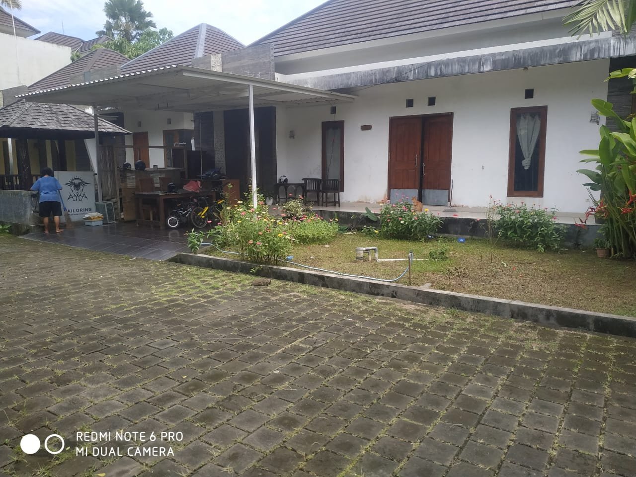  2 BIDANG TANAH DENGAN TOTAL LUAS 182 M2 BERIKUT BANGUNAN DI KABUPATEN TABANAN 