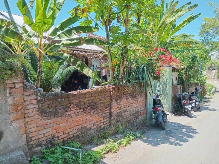 1 BIDANG TANAH DENGAN TOTAL LUAS 278 M2 BERIKUT BANGUNAN DI KABUPATEN LOMBOK TIMUR
